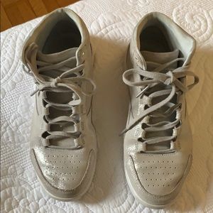 UNDER ARMOUR-  UA Charged Pivot Mid Metallic